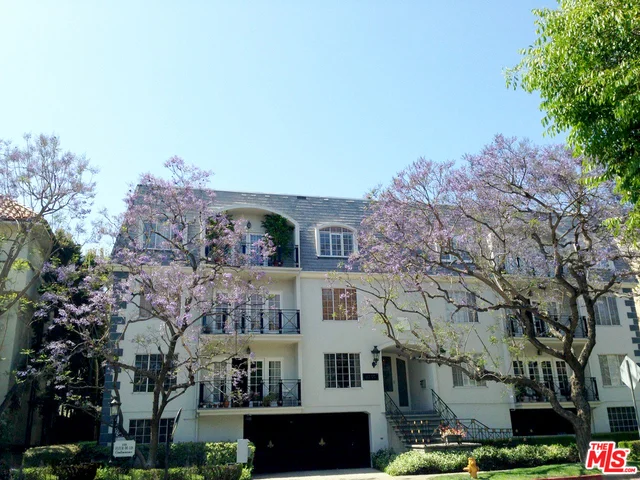 11745 Montana #202, Los Angeles, CA 90049