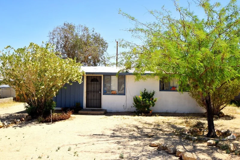 5585 Cahuilla, 29 Palms, CA 92277