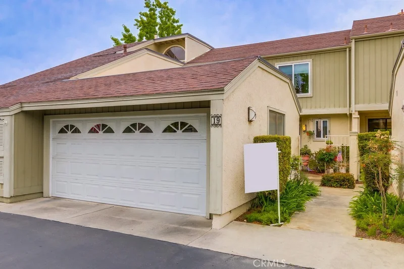 19 Sparrow Hill, Laguna Hills, CA 92653