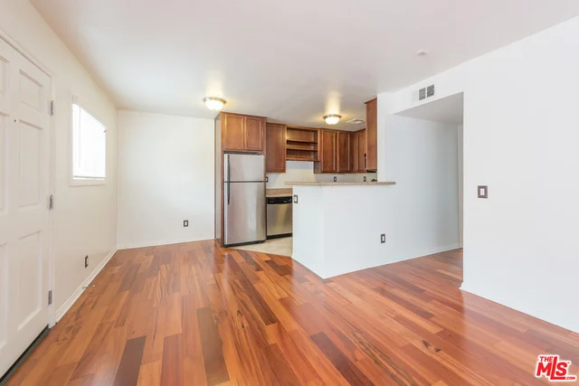 5224 Denny #103, North Hollywood, CA 91601