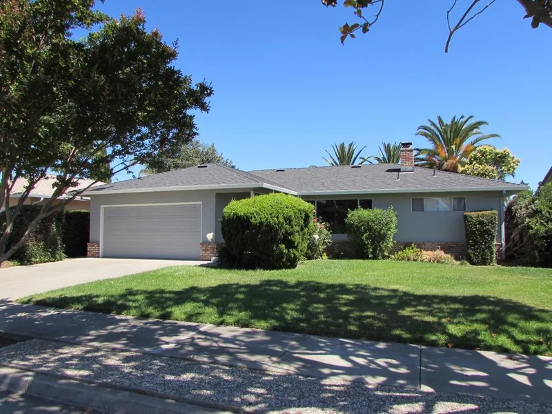 860 B, Hollister, CA 95023