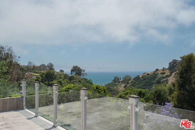 629 Radcliffe, Pacific Palisades, CA 90272