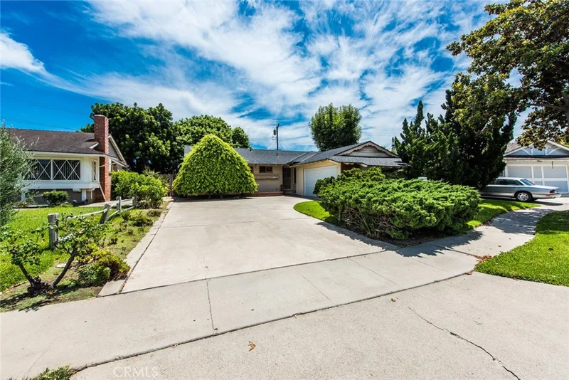 885 Magellan, Costa Mesa, CA 92626
