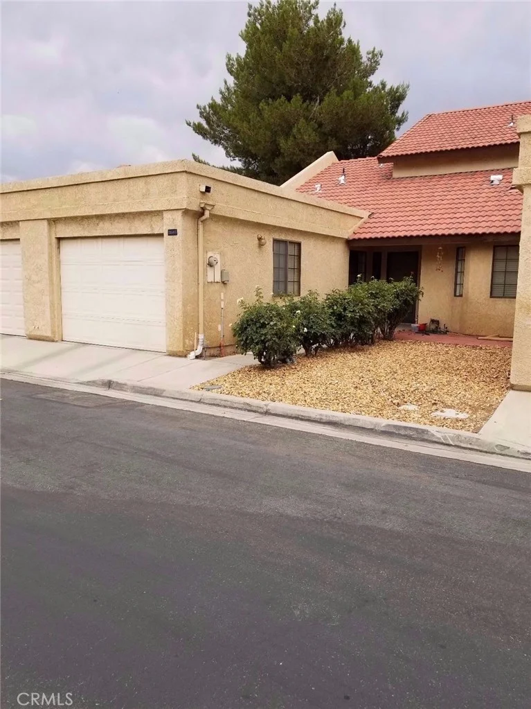11685 Cedar, Apple Valley, CA 92308