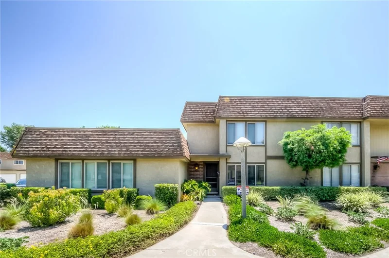8621 York, La Palma, CA 90623