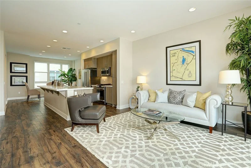 2753 Waverly Drive 805/62, Los Angeles, CA 90039
