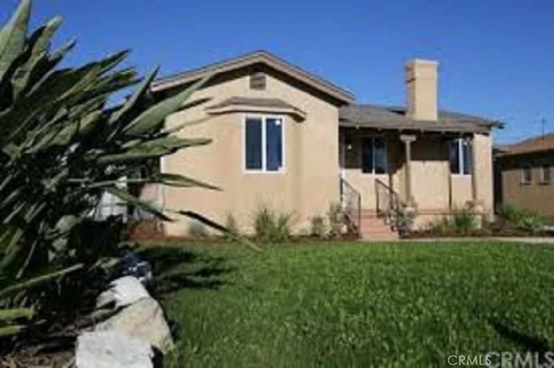11255 Southwest, Los Angeles, CA 90044