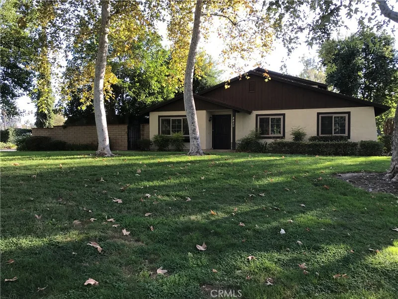 8820 Amigos, Riverside, CA 92504
