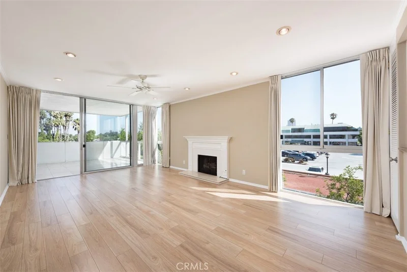 783 Avocado #304, Corona Del Mar, CA 92625