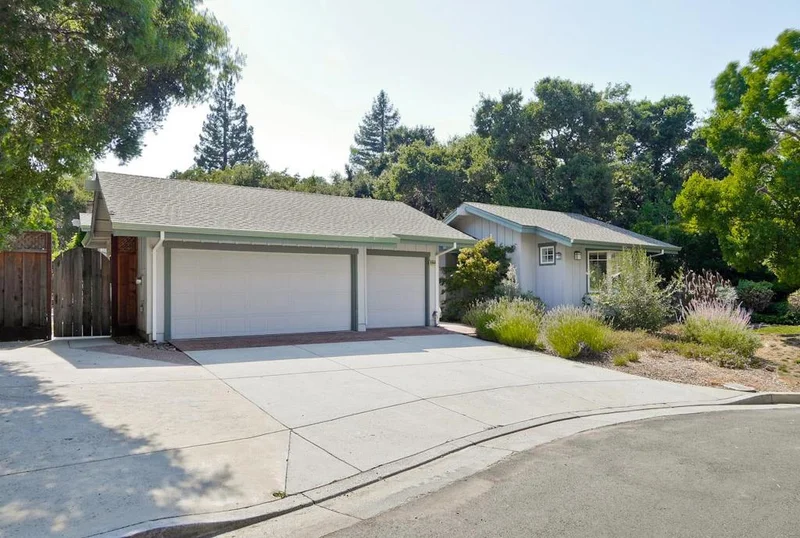 22647 Oakcrest, Cupertino, CA 95014