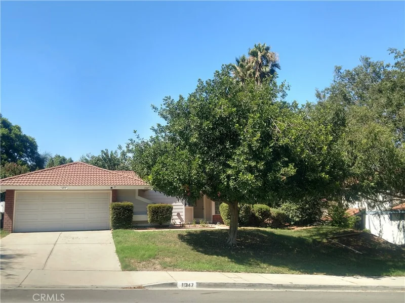 11347 Turningbend, Riverside, CA 92505