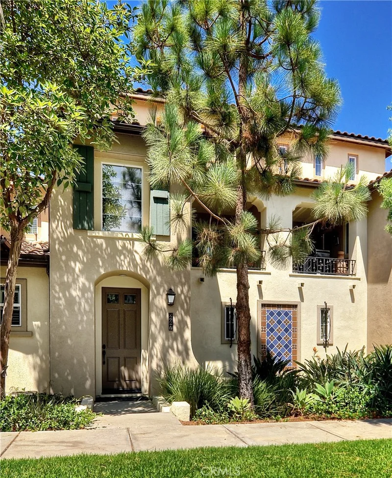 227 Dewdrop, Irvine, CA 92603