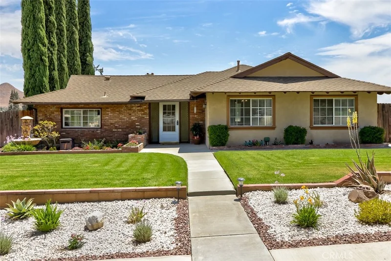 302 Maryknoll, Colton, CA 92324