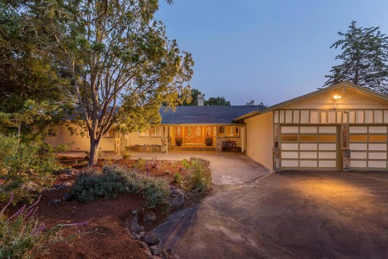 12500 Minorca, Los Altos Hills, CA 94022