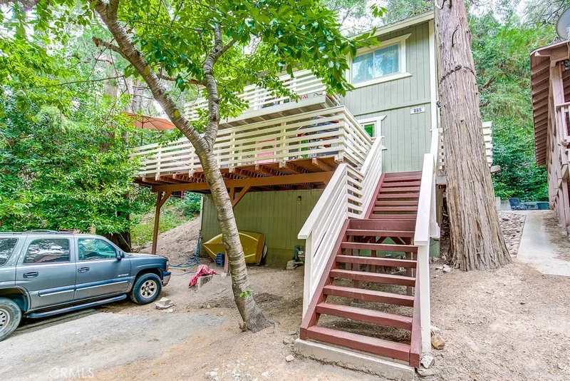865 Fern, Crestline, CA 92325