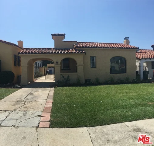 9131 La Salle, Los Angeles, CA 90047