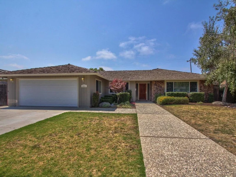 1021 Briarwood, Salinas, CA 93901