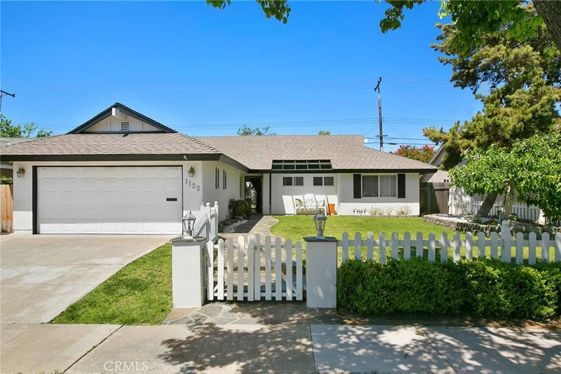 1122 Mission, Costa Mesa, CA 92626