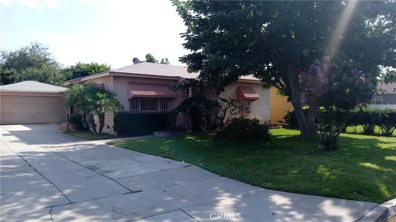 8723 Dalen, Downey, CA 90242