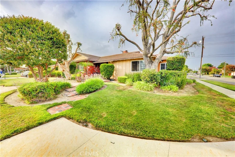 8527 7th, Downey, CA 90241