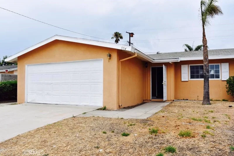 554 Van Koevering, Rialto, CA 92376