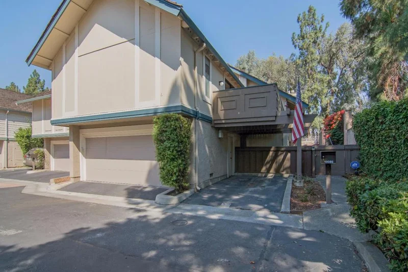 10080 United, Cupertino, CA 95014
