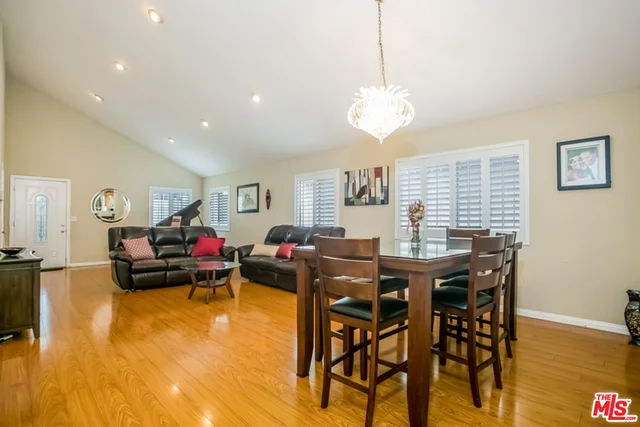 11715 Manhattan, Los Angeles, CA 90047