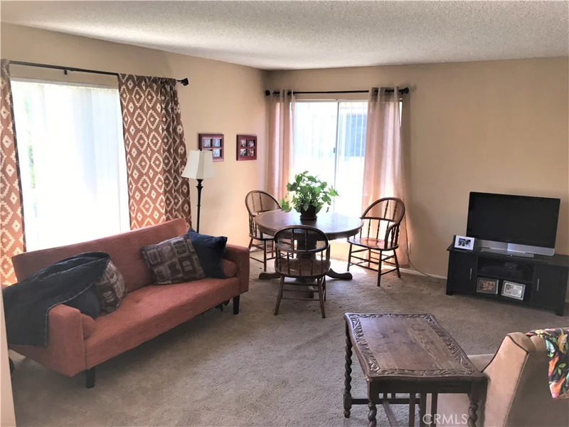 255 Sequoia #36, Thousand Oaks, CA 91360