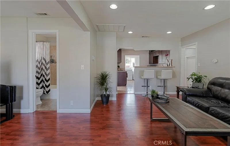 10222 Park, Bellflower, CA 90706