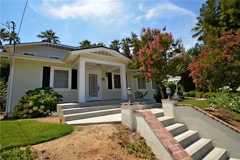 102 E Crescent Avenue, Redlands, CA 92373