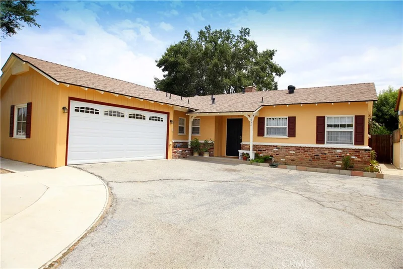 554 Calvados, Covina, CA 91723