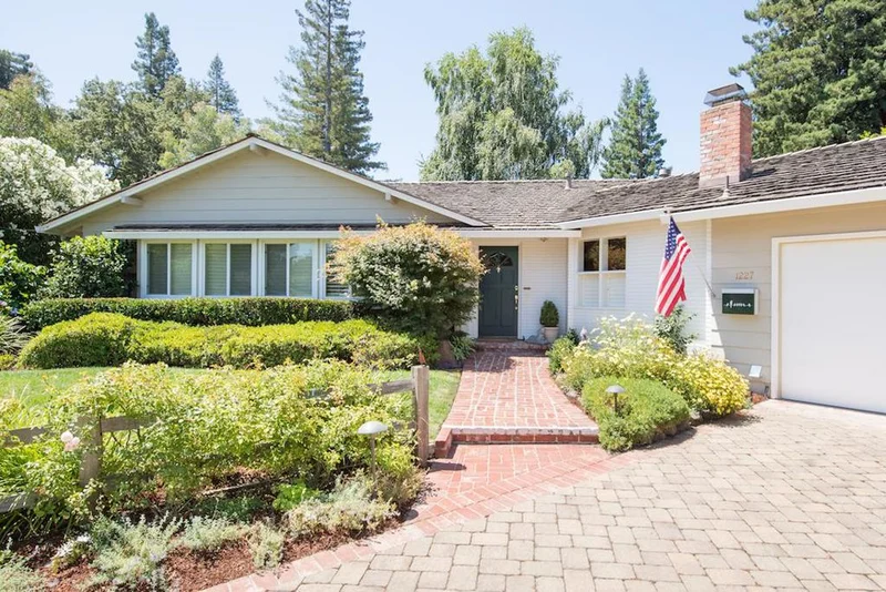 1227 Whitaker, Menlo Park, CA 94025