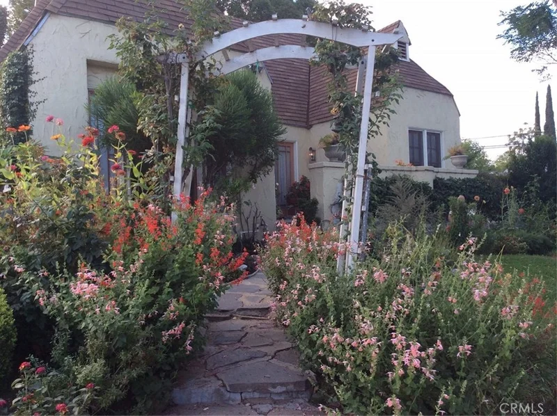 621 W Clark, Redlands, CA 92373