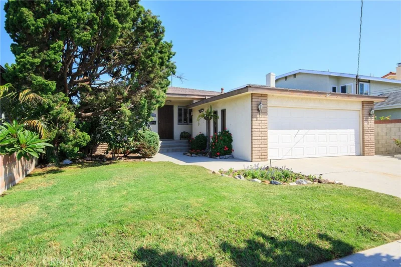 2261 230th, Torrance, CA 90501