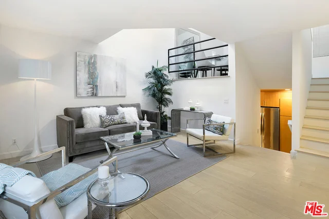 1242 Sweetzer #2, West Hollywood, CA 90069