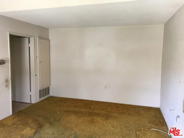 26865 Avenue Of The Oaks #A, Newhall, CA 91321