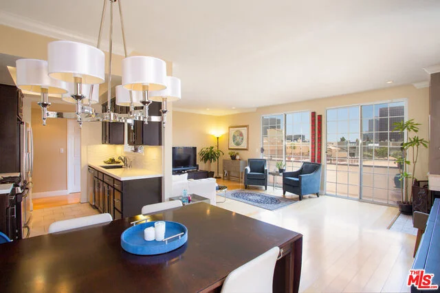 11812 Gorham Avenue #303, Los Angeles, CA 90049