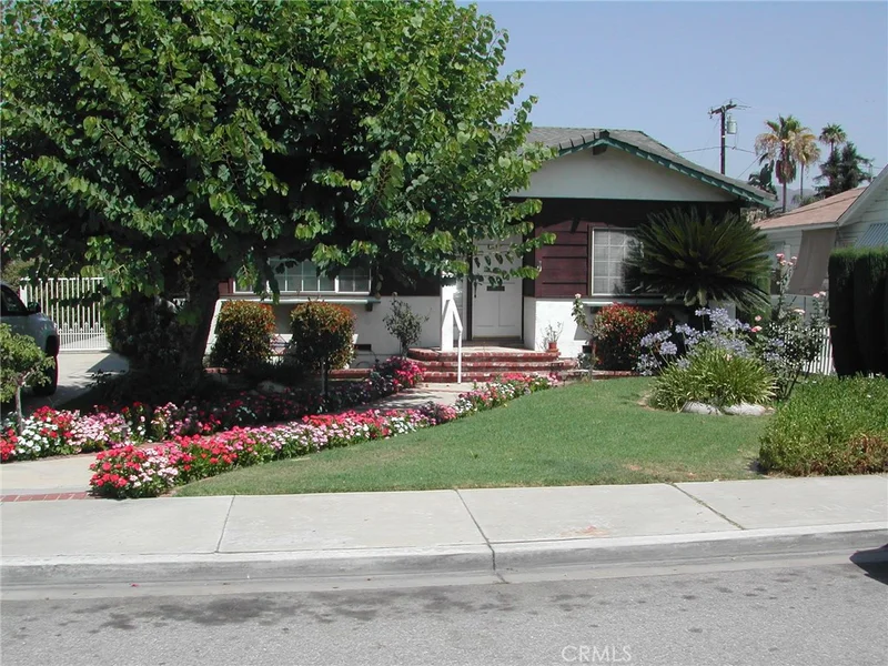 633 Hagar, San Fernando, CA 91340