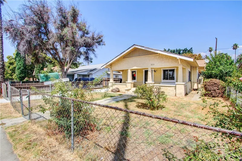 450 16th, San Bernardino, CA 92405