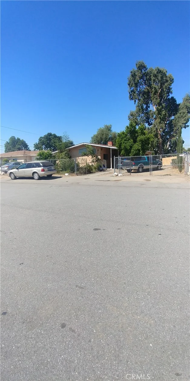 9050 Lemon, Fontana, CA 92335