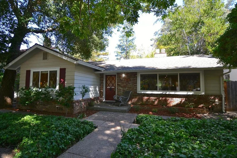 555 University, Los Altos, CA 94022