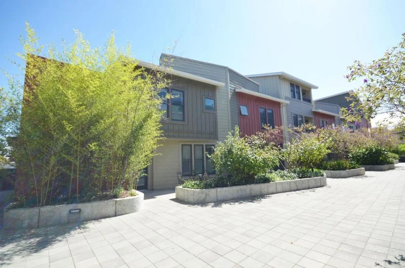 895 Altaire, Palo Alto, CA 94303