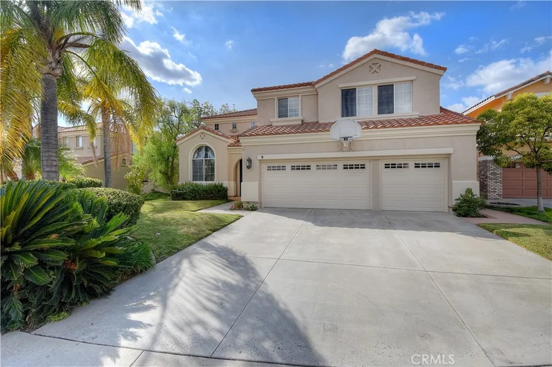 9 Via Bandada, Rancho Santa Margarita, CA 92688