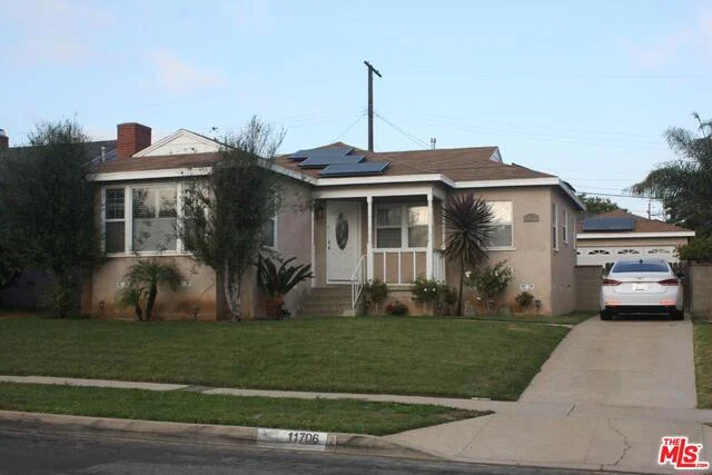 11706 Ruthelen, Los Angeles, CA 90047