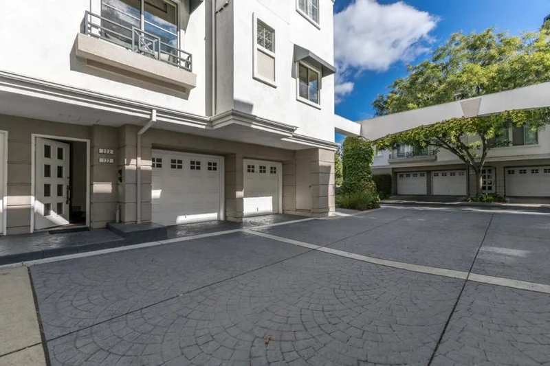 450 Navaro #122, San Jose, CA 95134