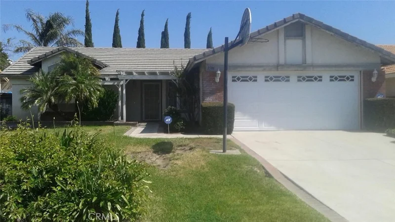 2596 W Loma Vista, Rialto, CA 92377