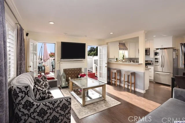 10211 Helendale Ave, Tujunga, CA 91042