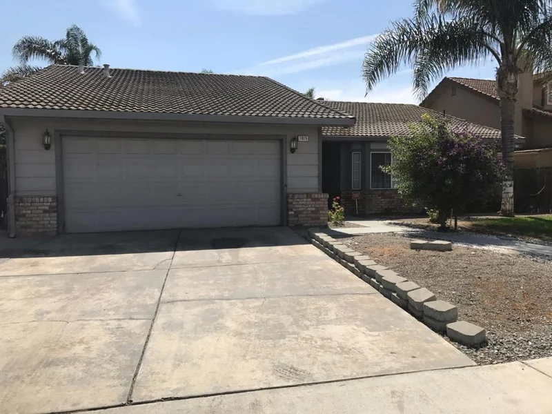 1015 Santa Barbara, Los Banos, CA 93635