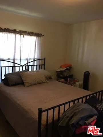 556 Bradshawe, Los Angeles, CA 90022