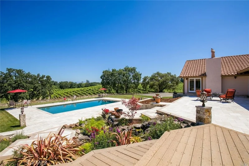 5151 Hall, Santa Rosa, CA 95401